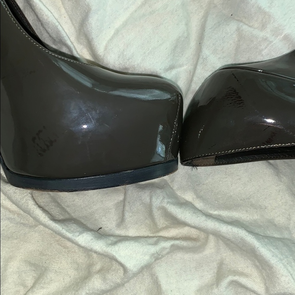Yves Saint Laurent Grey Leather Platform Pumps - Picture 6 of 8